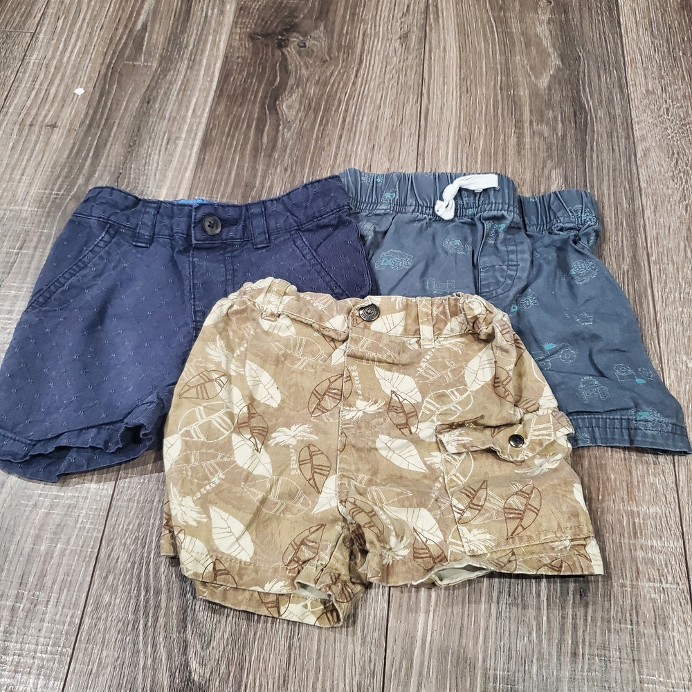 Boy Shorts Size 2T Boys Shorts in Blue, Grey, and Light Tan 3 Pieces